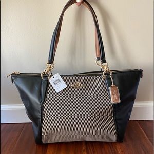Coach leather shoulder bag , NWT